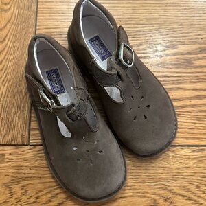 Like new LaMour size 11 girls fall shoes